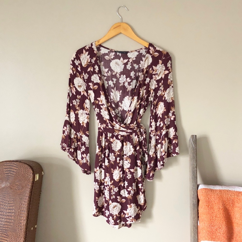 🌹 AE Floral Wrap Dress